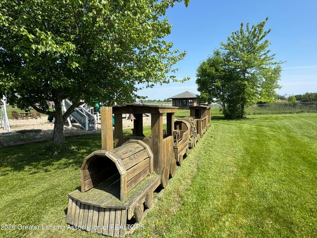 3555 N Cochran Road, Charlotte, MI 48813