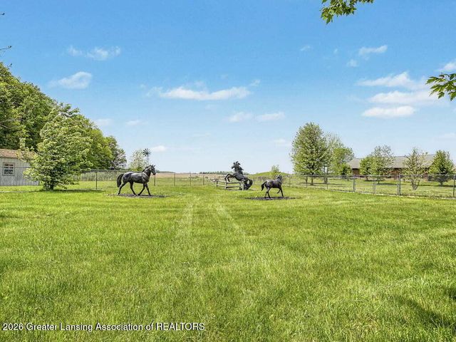 3555 N Cochran Road, Charlotte, MI 48813