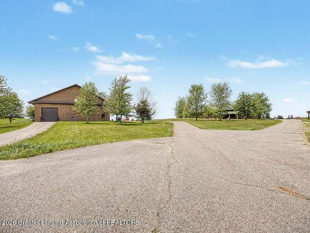 3555 N Cochran Road, Charlotte, MI 48813
