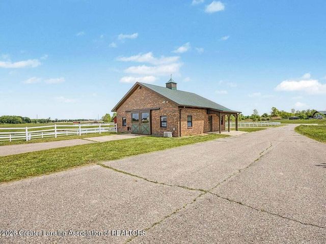 3555 N Cochran Road, Charlotte, MI 48813