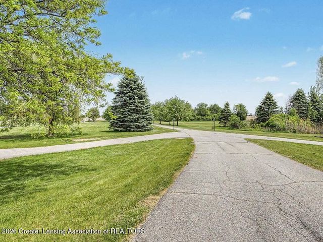 3555 N Cochran Road, Charlotte, MI 48813