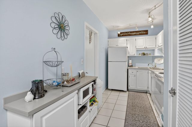 2424 SE 17th Street 208b, Fort Lauderdale, FL 33316