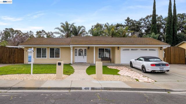 439 Hummingbird Ln, Livermore, CA 94551