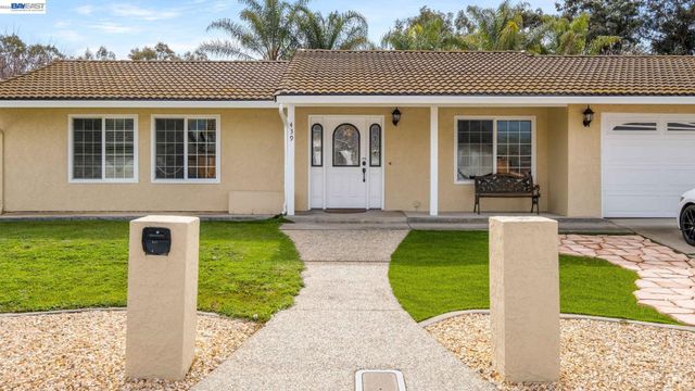 439 Hummingbird Ln, Livermore, CA 94551