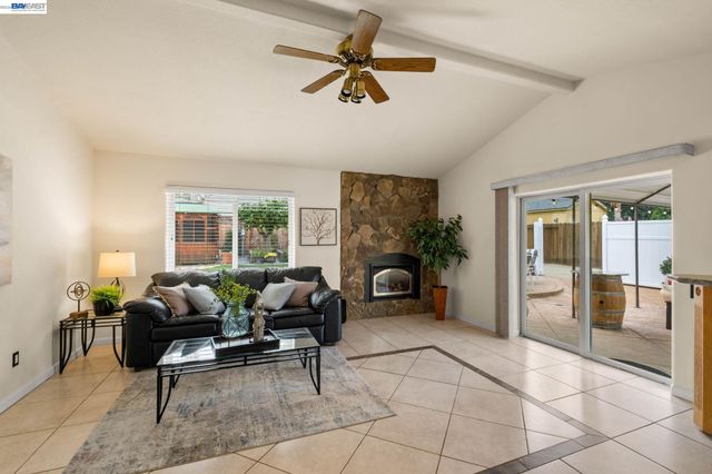 439 Hummingbird Ln, Livermore, CA 94551