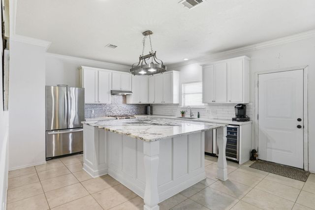 6407 Hillock Lane, Pearland, TX 77584