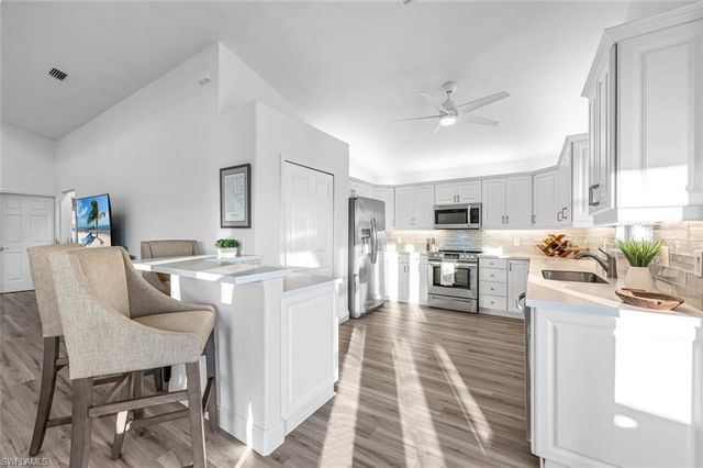 2736 Gulfview DR, Naples, FL 34112