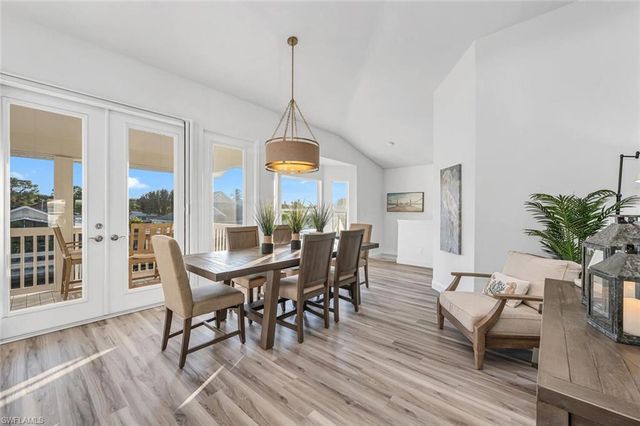 2736 Gulfview DR, Naples, FL 34112