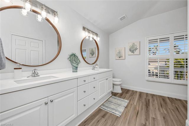 2736 Gulfview DR, Naples, FL 34112