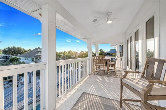2736 Gulfview DR, Naples, FL 34112