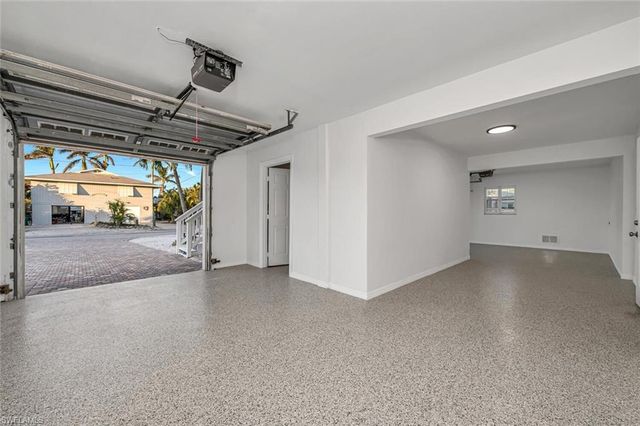 2736 Gulfview DR, Naples, FL 34112