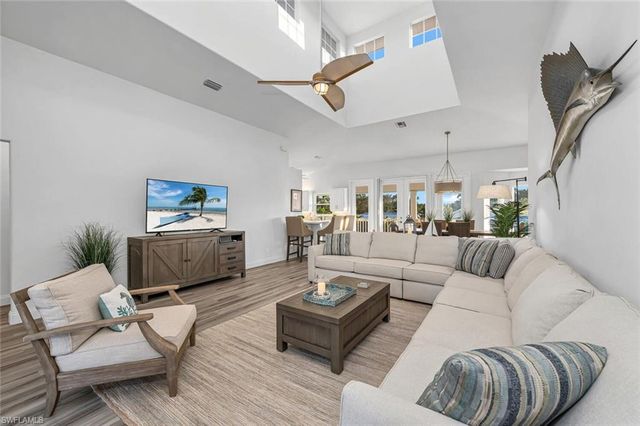2736 Gulfview DR, Naples, FL 34112