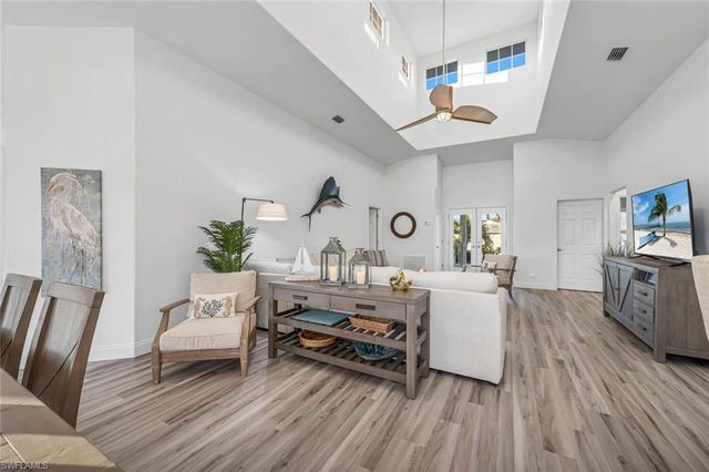 2736 Gulfview DR, Naples, FL 34112