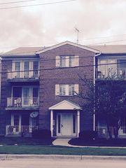 4272 Central Road 102, Glenview, IL 60025