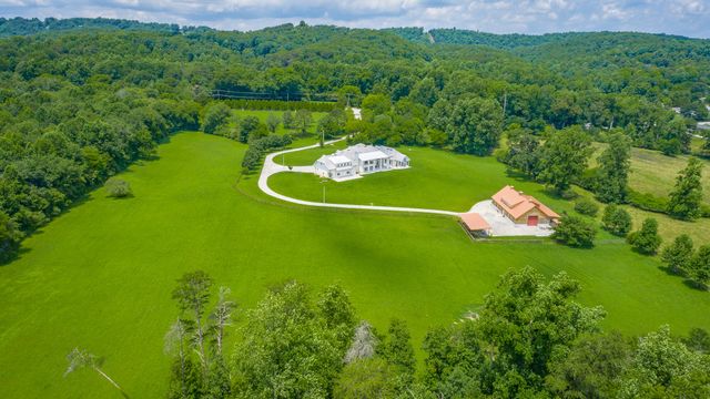 3800 University Drive, Ooltewah, TN 37363