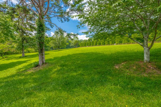 3800 University Drive, Ooltewah, TN 37363
