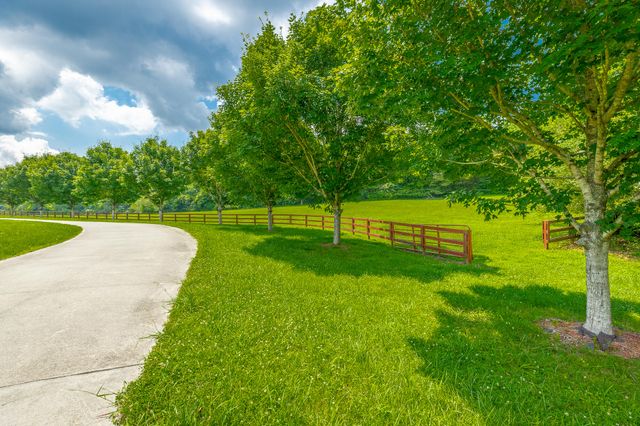 3800 University Drive, Ooltewah, TN 37363