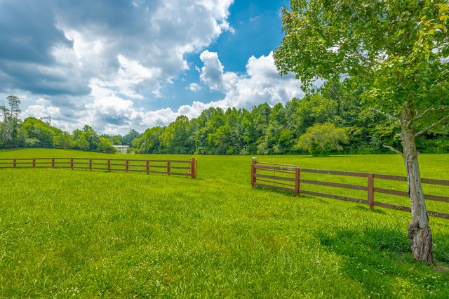 3800 University Drive, Ooltewah, TN 37363
