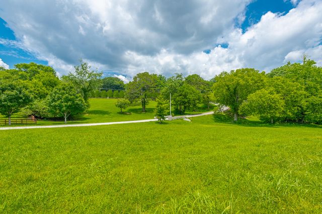 3800 University Drive, Ooltewah, TN 37363