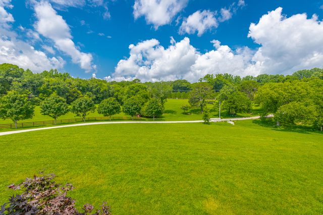 3800 University Drive, Ooltewah, TN 37363