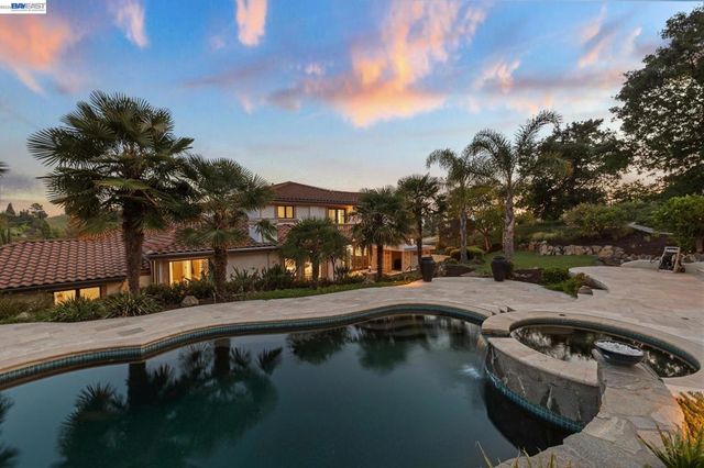 44126 Paseo Padre Pkwy, Fremont, CA 94539