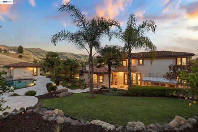 44126 Paseo Padre Pkwy, Fremont, CA 94539