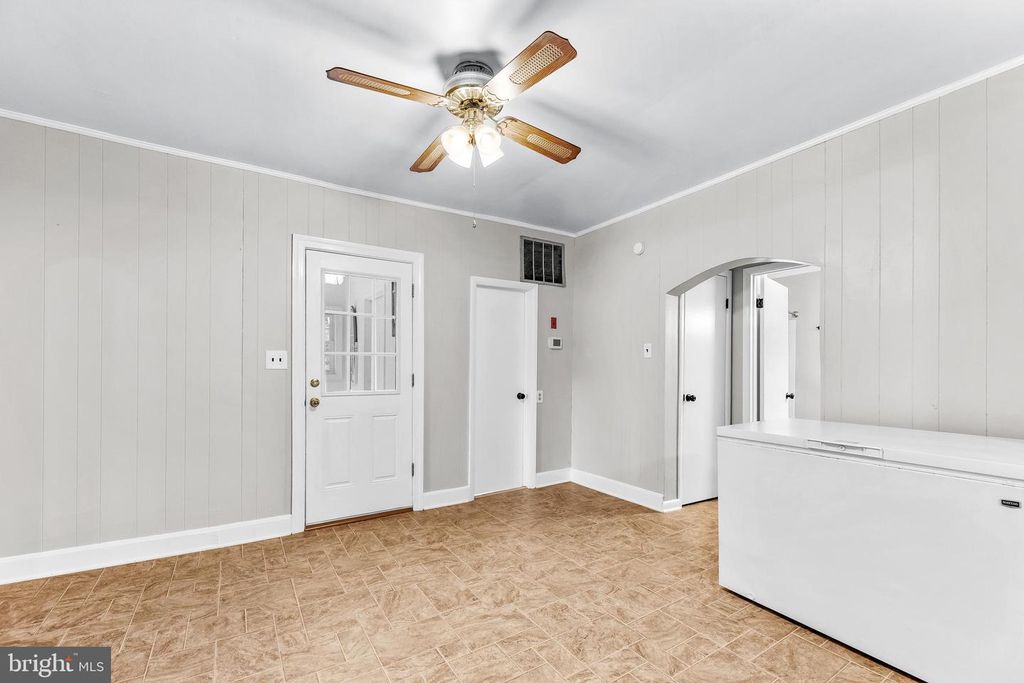Image 14 of property listing at 40395 DELABROOKE RD, Mechanicsville, MD 20659