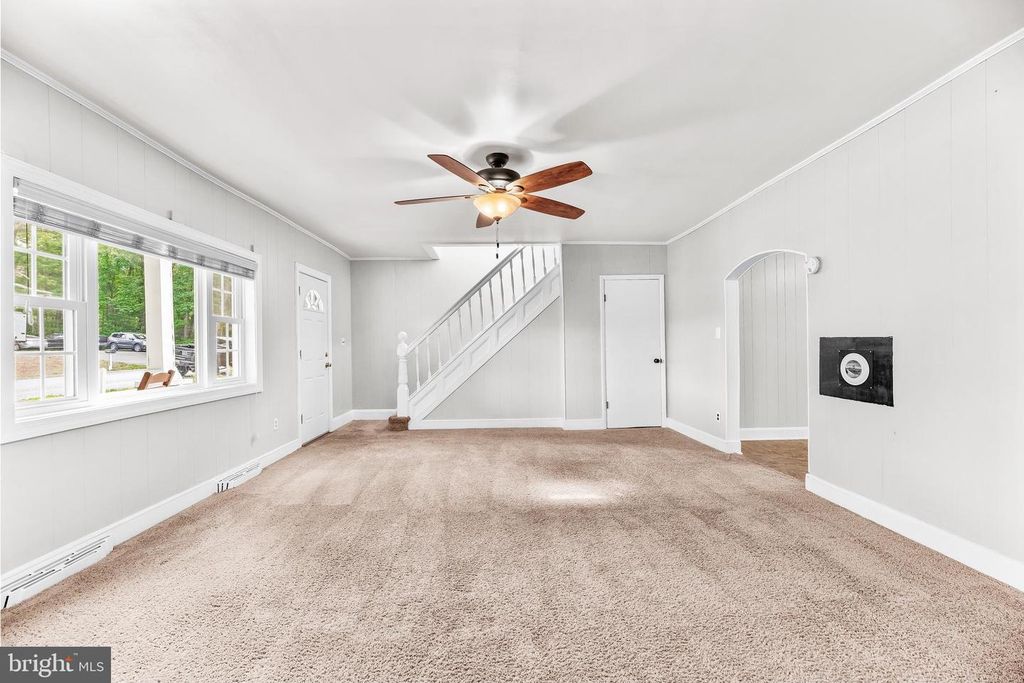 Image 18 of property listing at 40395 DELABROOKE RD, Mechanicsville, MD 20659