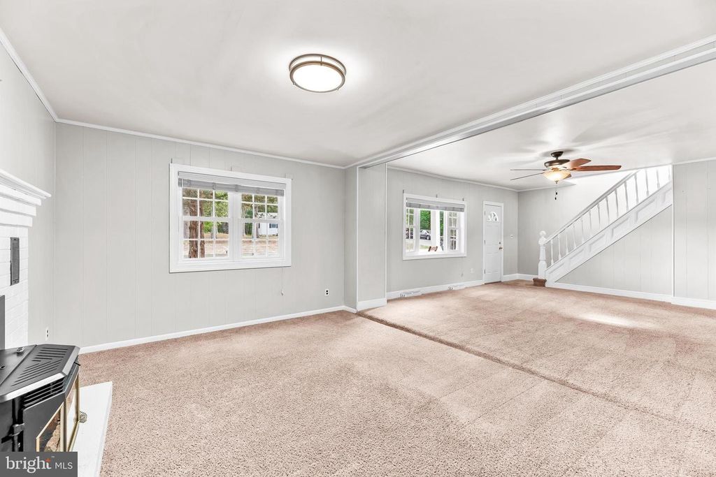 Image 19 of property listing at 40395 DELABROOKE RD, Mechanicsville, MD 20659