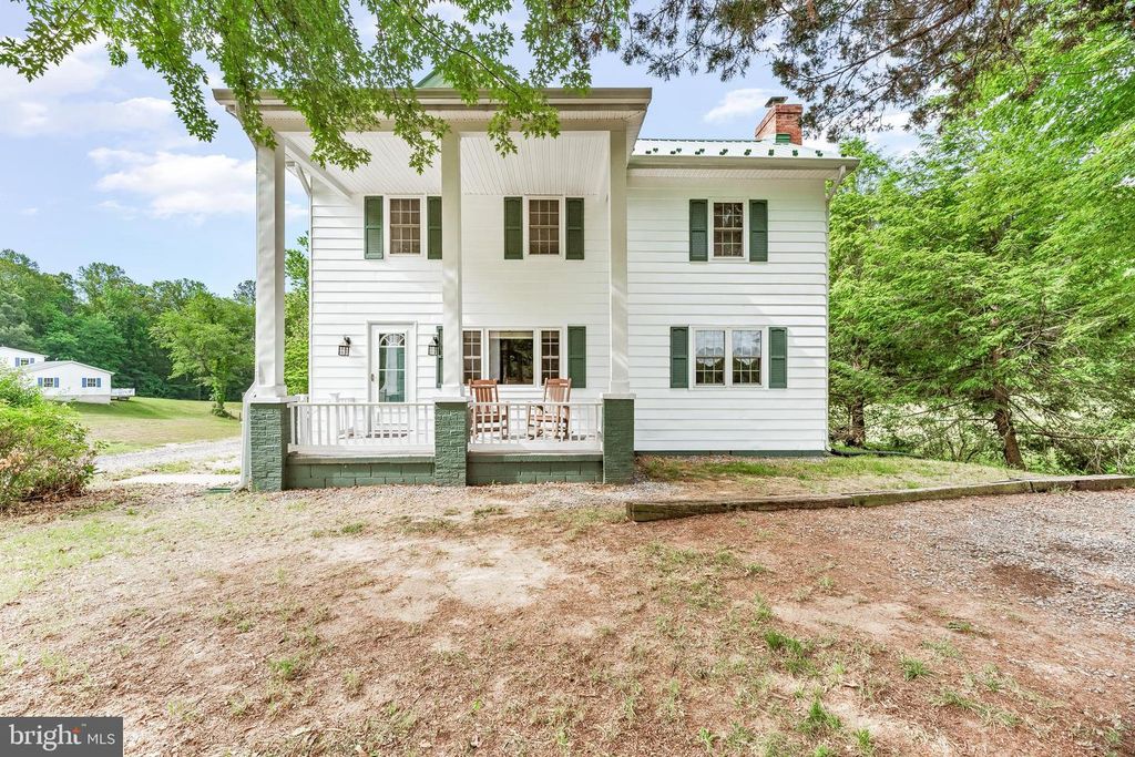 Image 2 of property listing at 40395 DELABROOKE RD, Mechanicsville, MD 20659