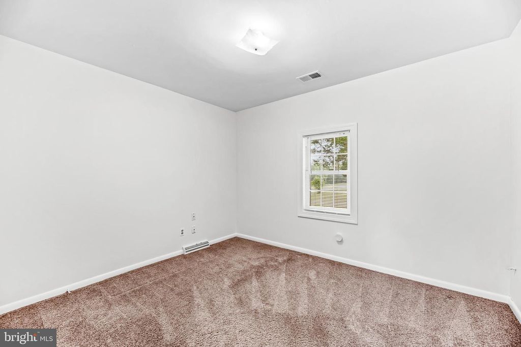 Image 24 of property listing at 40395 DELABROOKE RD, Mechanicsville, MD 20659