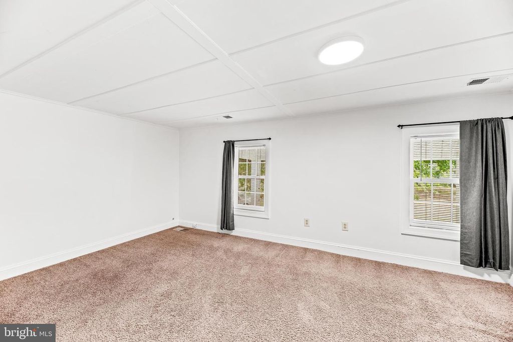 Image 27 of property listing at 40395 DELABROOKE RD, Mechanicsville, MD 20659