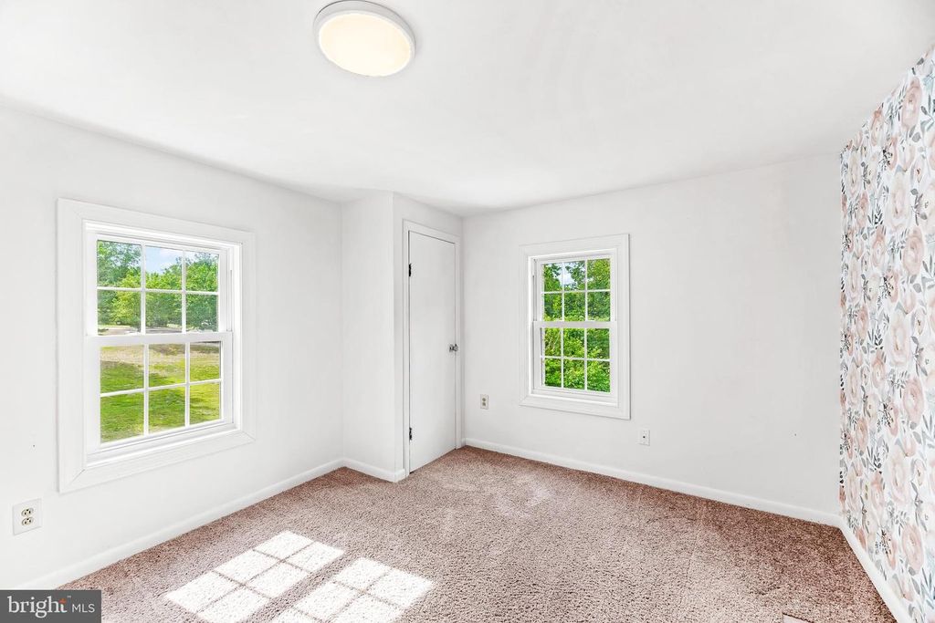 Image 28 of property listing at 40395 DELABROOKE RD, Mechanicsville, MD 20659