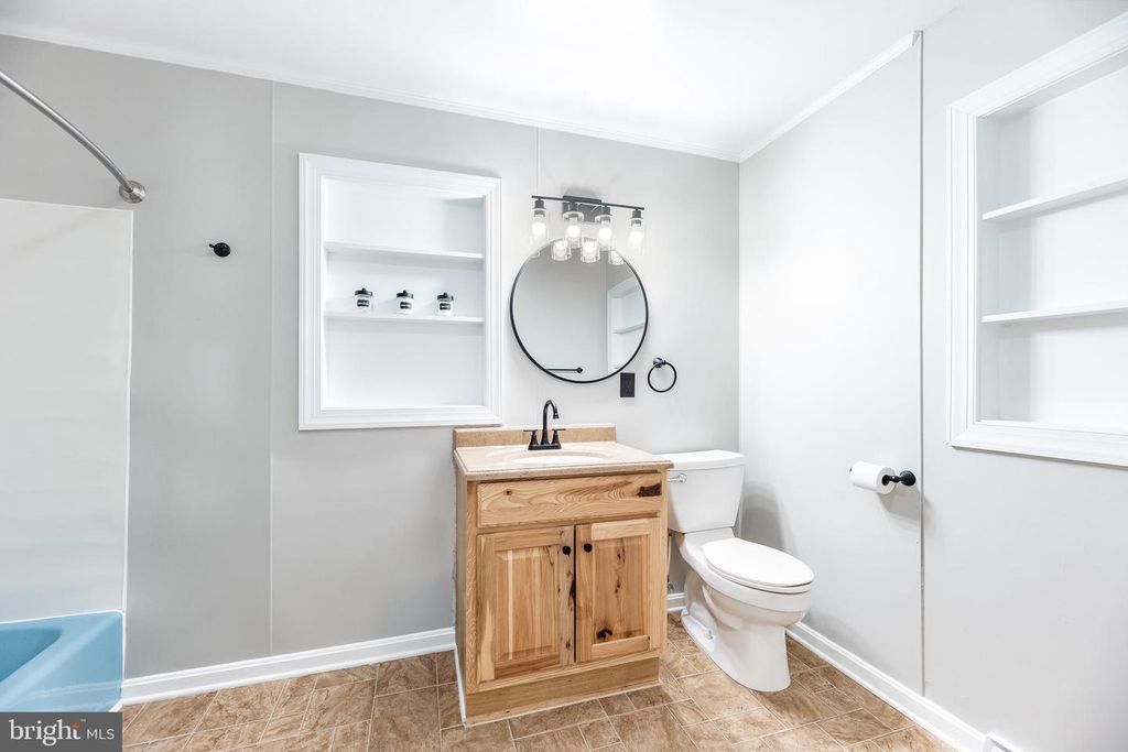 Image 30 of property listing at 40395 DELABROOKE RD, Mechanicsville, MD 20659