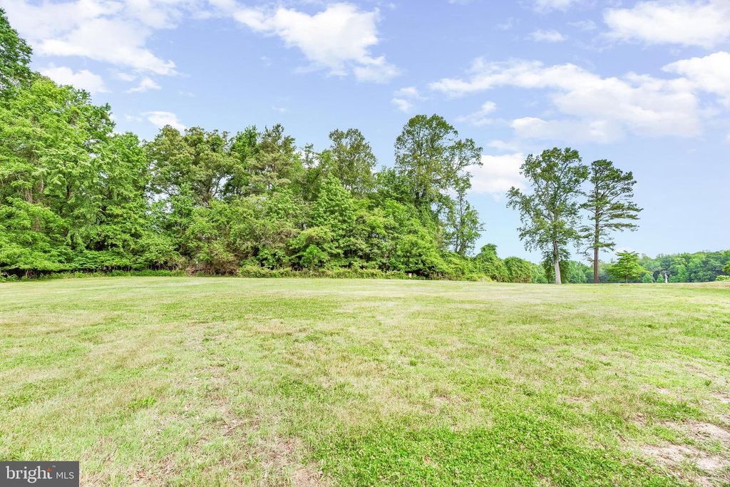 Image 36 of property listing at 40395 DELABROOKE RD, Mechanicsville, MD 20659