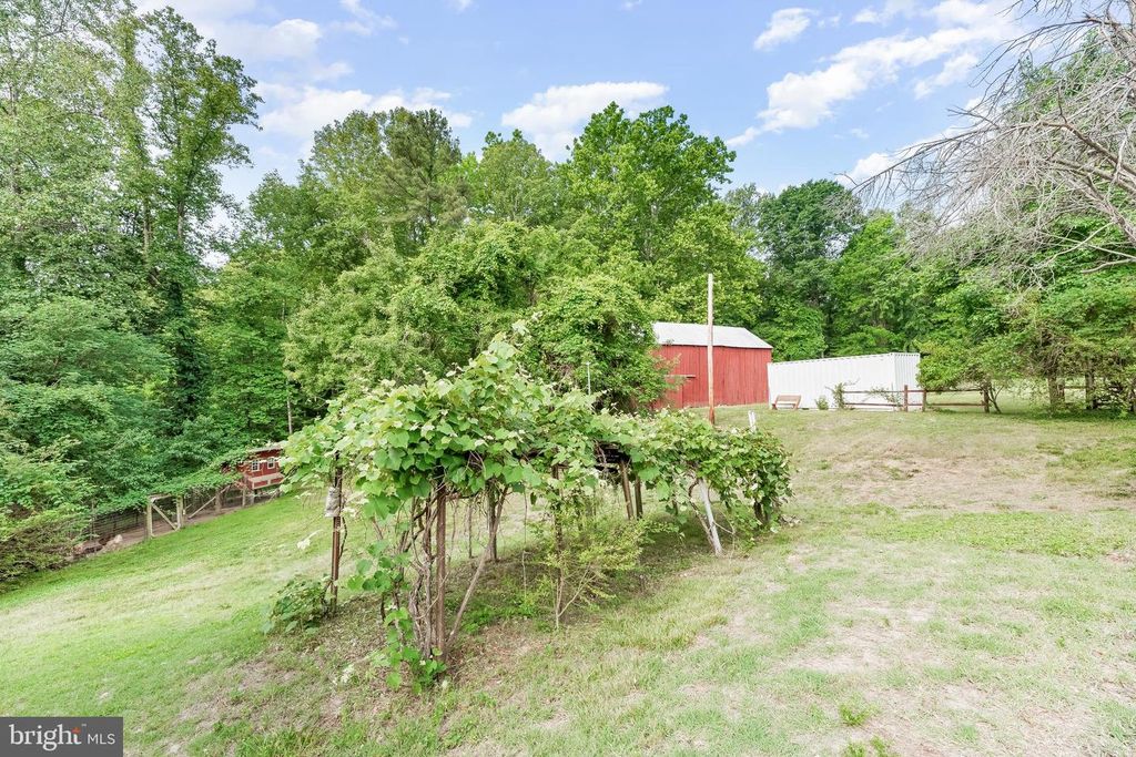 Image 40 of property listing at 40395 DELABROOKE RD, Mechanicsville, MD 20659
