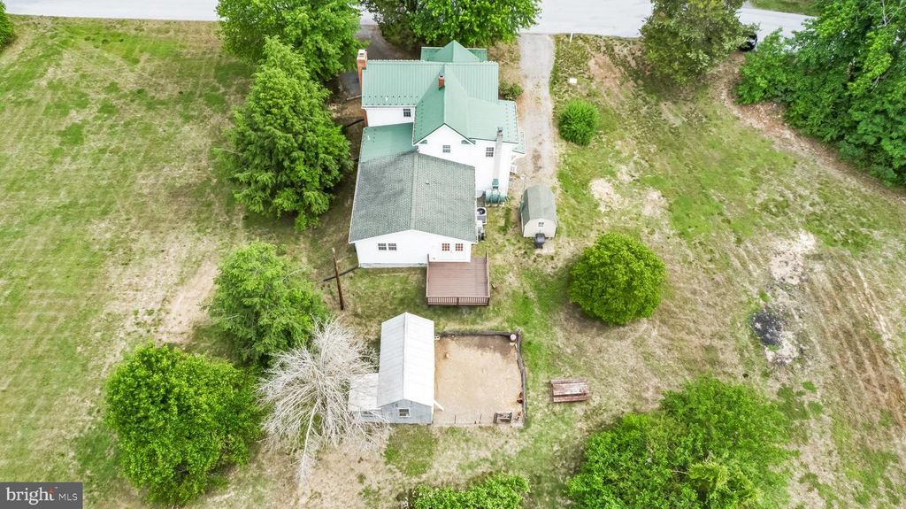 Image 5 of property listing at 40395 DELABROOKE RD, Mechanicsville, MD 20659
