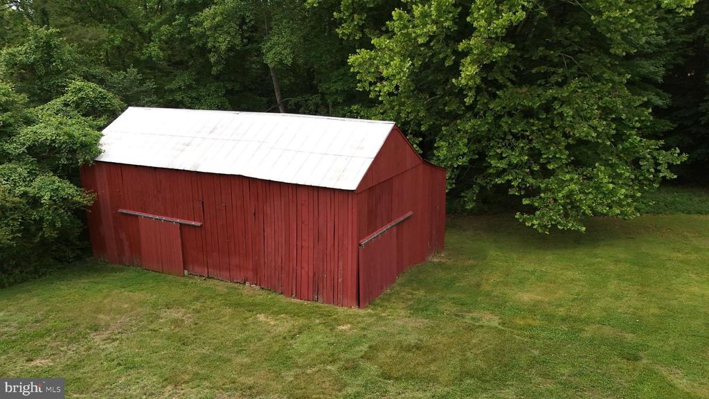Image 51 of property listing at 40395 DELABROOKE RD, Mechanicsville, MD 20659