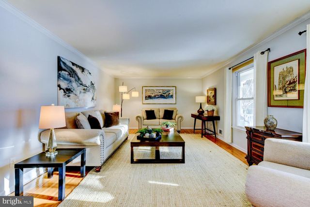 374 VILLAGE RD E, Princeton Junction, NJ 08550