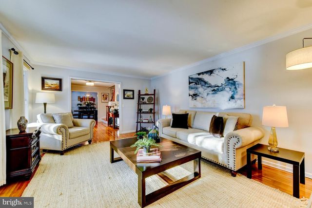 374 VILLAGE RD E, Princeton Junction, NJ 08550