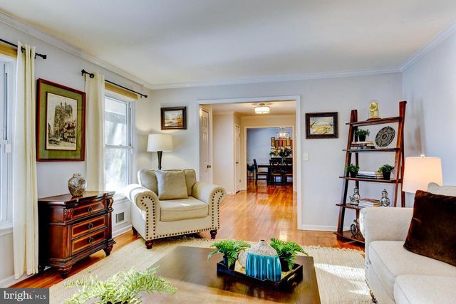 374 VILLAGE RD E, Princeton Junction, NJ 08550