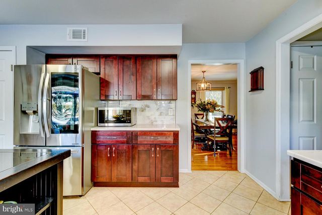 374 VILLAGE RD E, Princeton Junction, NJ 08550