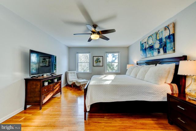 374 VILLAGE RD E, Princeton Junction, NJ 08550