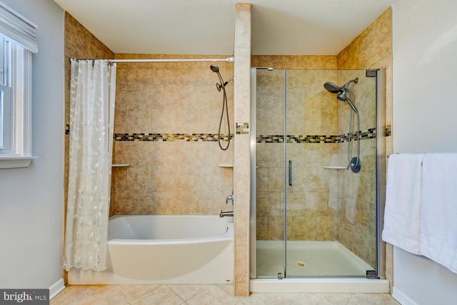 374 VILLAGE RD E, Princeton Junction, NJ 08550