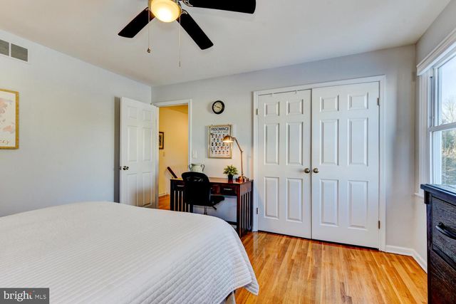 374 VILLAGE RD E, Princeton Junction, NJ 08550