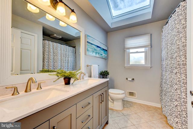 374 VILLAGE RD E, Princeton Junction, NJ 08550