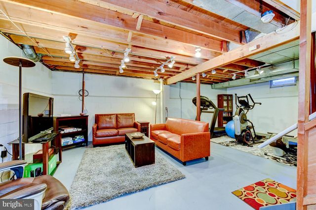 374 VILLAGE RD E, Princeton Junction, NJ 08550