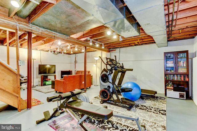 374 VILLAGE RD E, Princeton Junction, NJ 08550