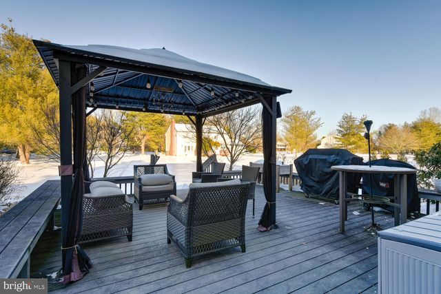 374 VILLAGE RD E, Princeton Junction, NJ 08550