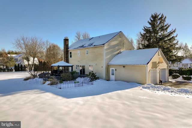 374 VILLAGE RD E, Princeton Junction, NJ 08550